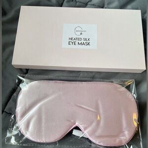 Diviniti Pink Heated Silk Eye Mask